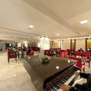 Hotel Bar